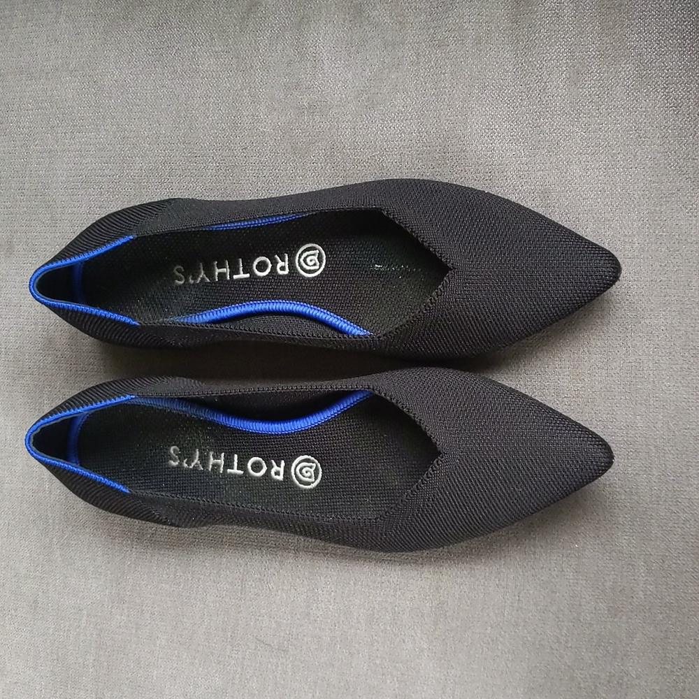 Rothy's BLACK pointed toe flats 9 like new